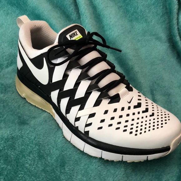 Nike Other - Size 14 Nike fingertrap MAX